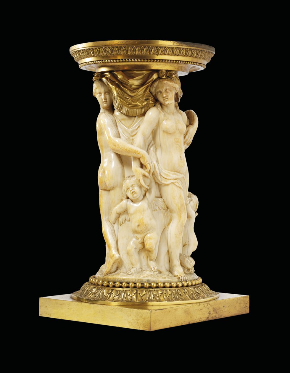 Sylindrisk utskåret elfenbenshylse fra Three Graces av Gerard van Opstal