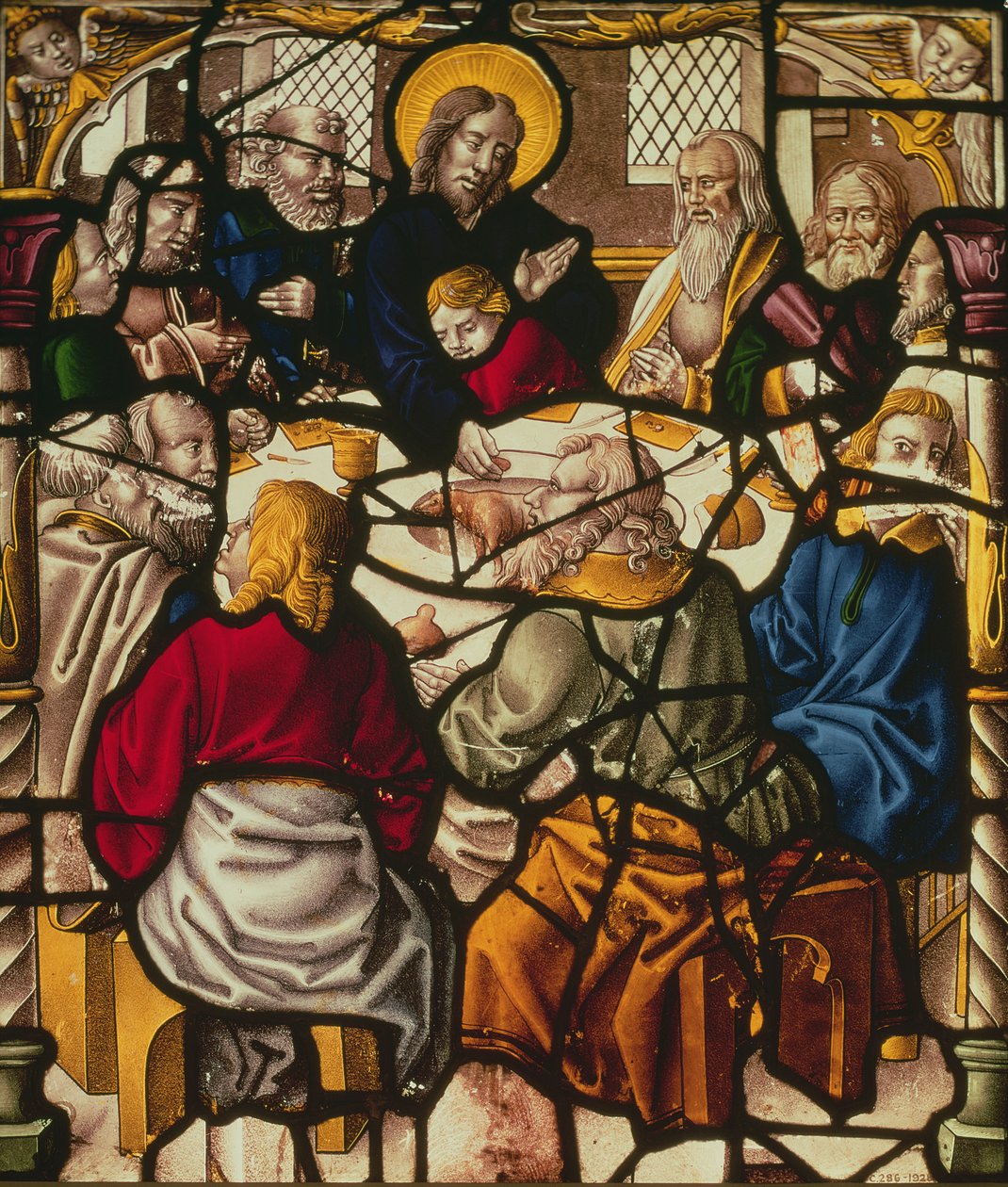 Panel som viser Nattverden (farget glass) av German School
