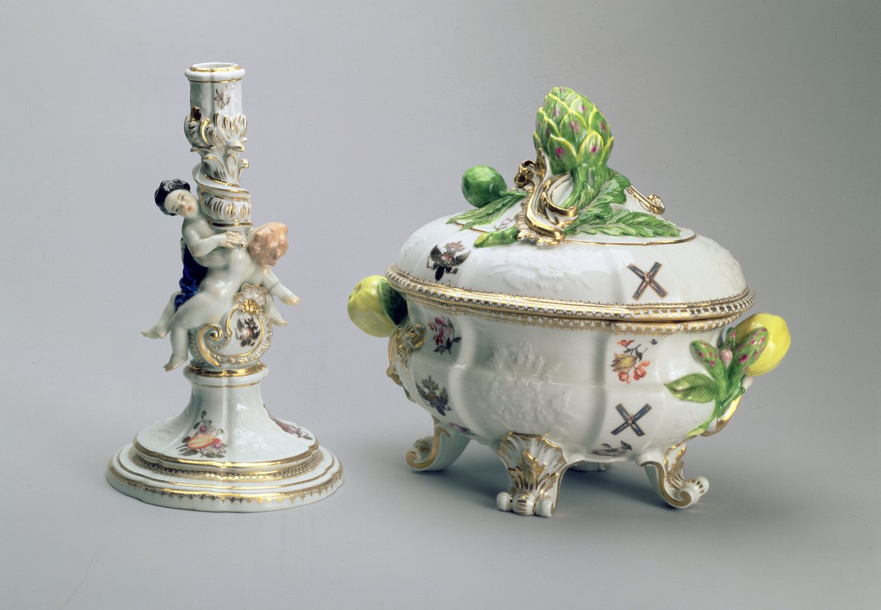 Lysestake og dekket skål fra St. Andrew Service, Meissen, 1744-5 (porselen) av German School