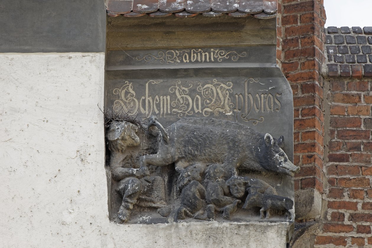 Utskjæring som viser Judensau, ca. 1440 (stein) av German School