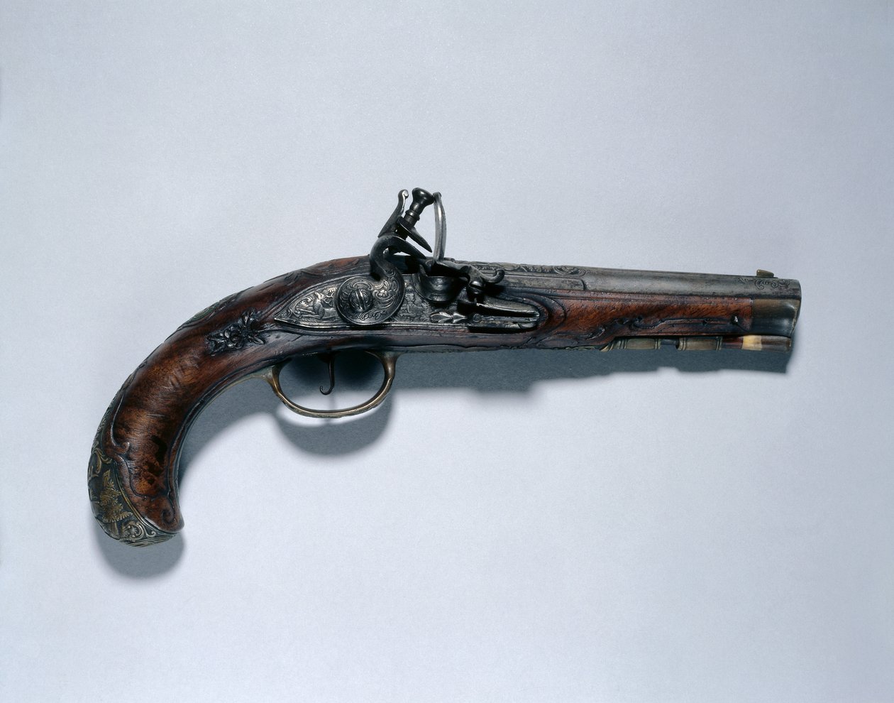 Flintlock Pistol, tønnemaker Johann Andreas Kuchenreuter (1716-1795), ca. 1750 (stål, valnøttstokk, messingfester, løp innlagt med gull, messing og sølv) av German School