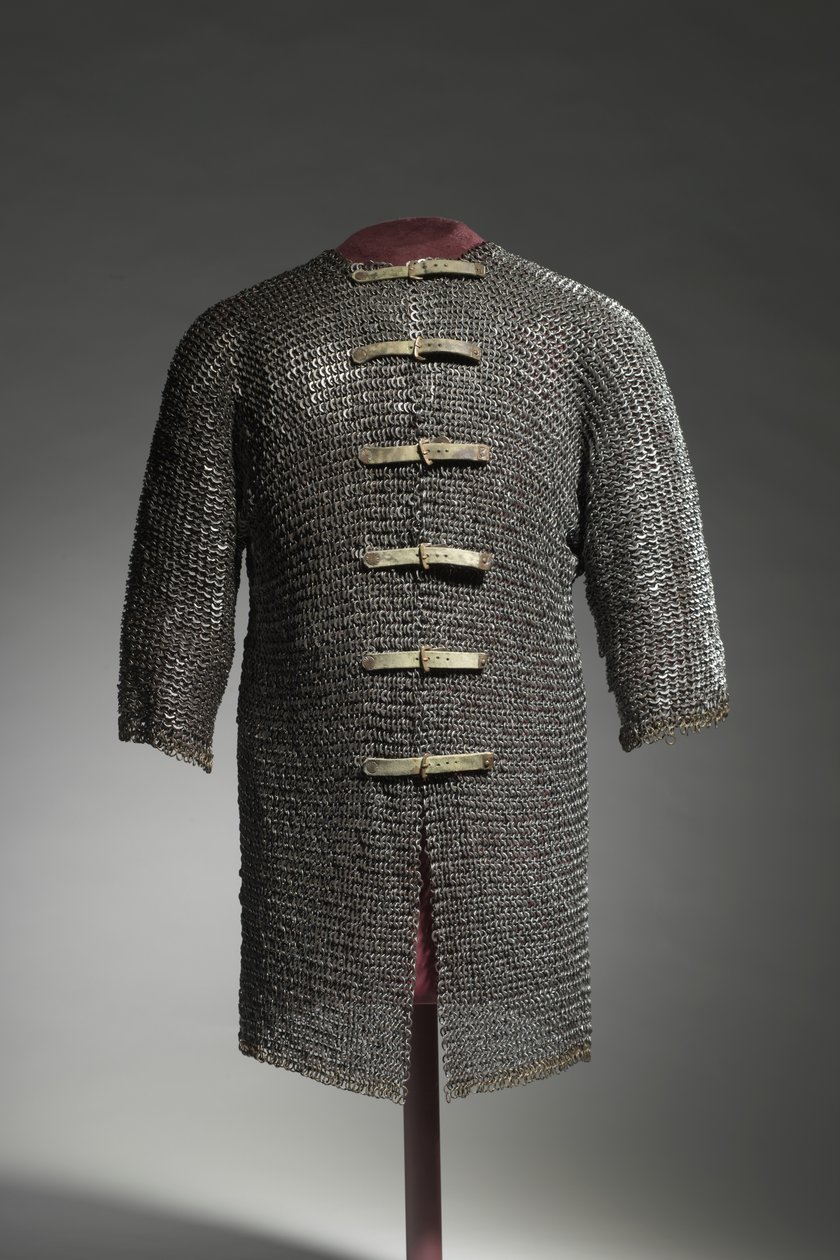 Hauberk, ca. 1400-1450 (stål- og messingringer, naglet med moderne spenner og stropper) av German School