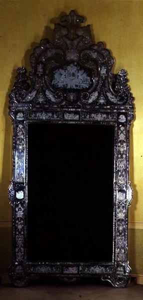 Looking glass, med House of Nassau våpenskjold, gravert av Carl Sang av German School