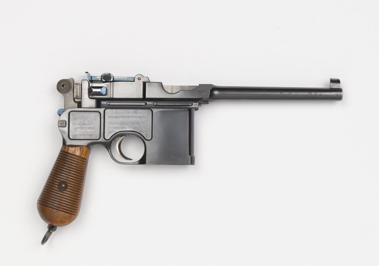 Mauser C96 7,63 mm pistol av German School