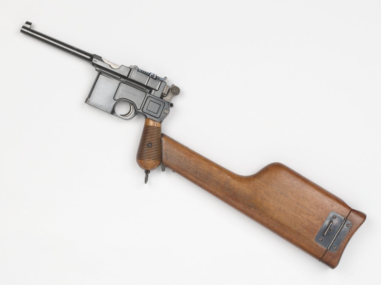 Mauser C96 7,63 mm pistol av German School