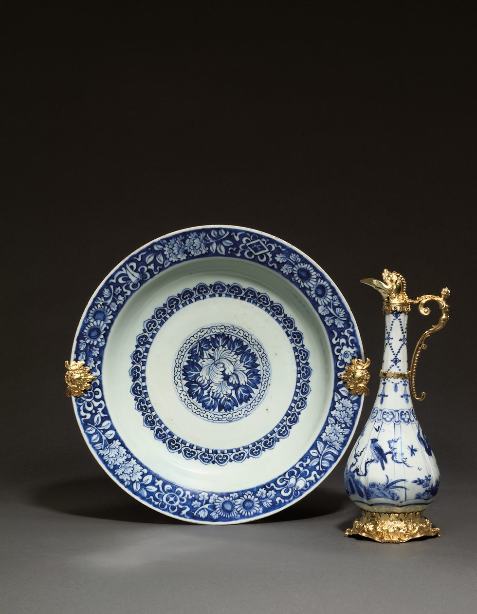 Montert kinesisk ær og fat, Augsburg, ca. 1655-60 (porselen og forgylt sølv) (se også 1153958) av German School