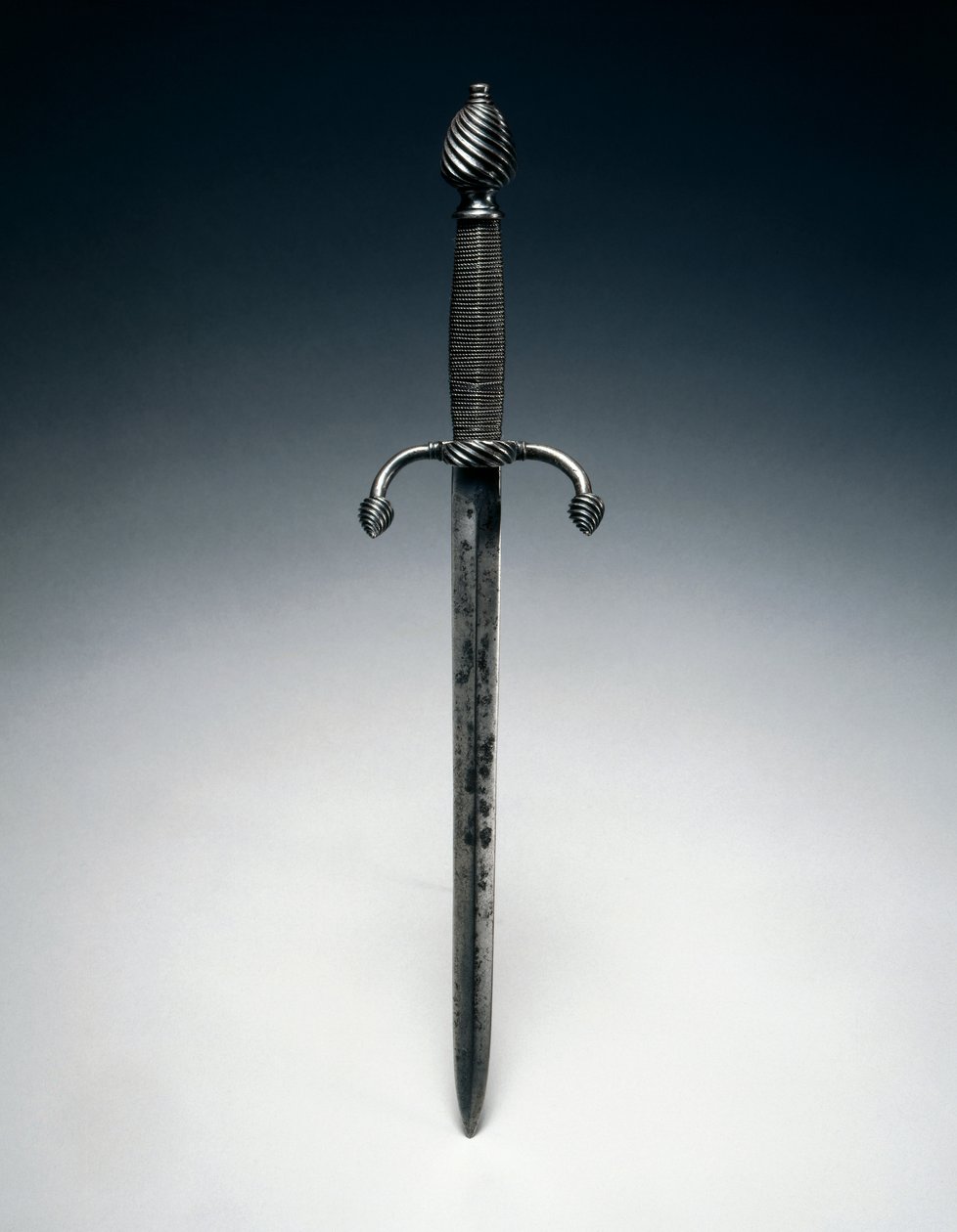 Pareringsdolk, ca. 1600 (stål med wiregrep) av German School
