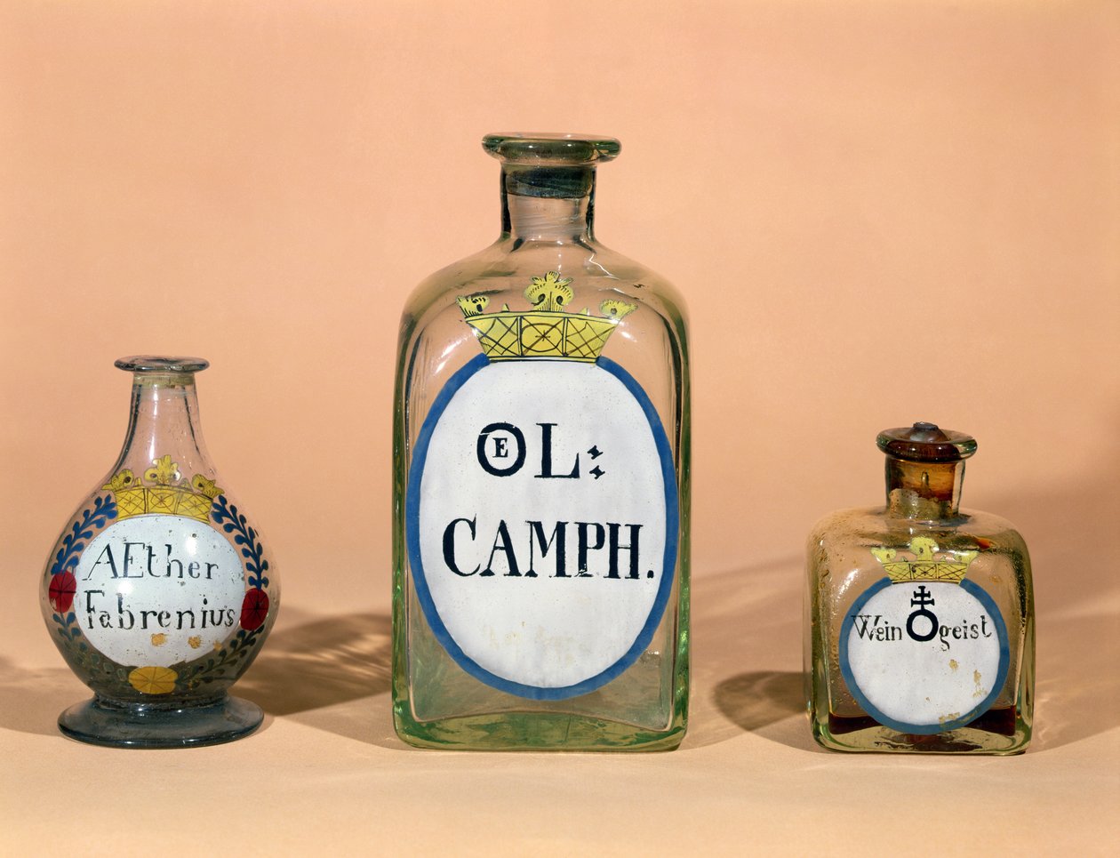 Farmasøytiske krukker for Camphor and Spirit of Wine (glass) av German School