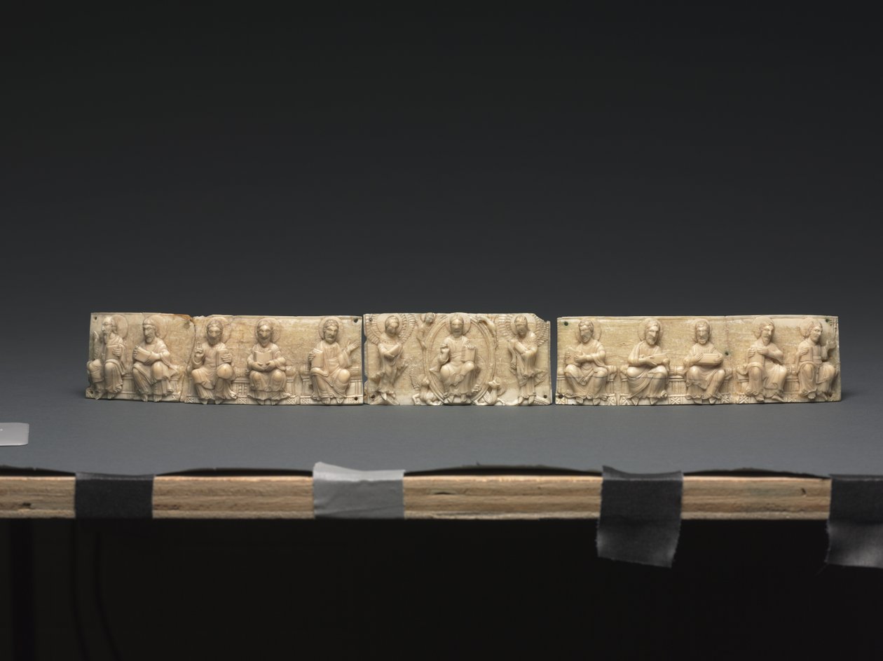 Plakett fra et bærbart alter: Kristus og apostlene, Nedre Rhindalen, 1050-1100 av German School