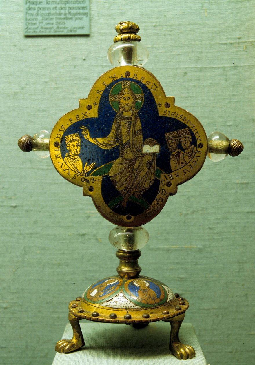Relikvieskrin av Henry II kjent som den hellige, keiseren av Det hellige romerske rike (973-1024) (kanonisert i 1200). Laget i e-post, krystall, kobber, sølv og gull. 1170 ca. Fra Niedersachsen, Saint Michel d