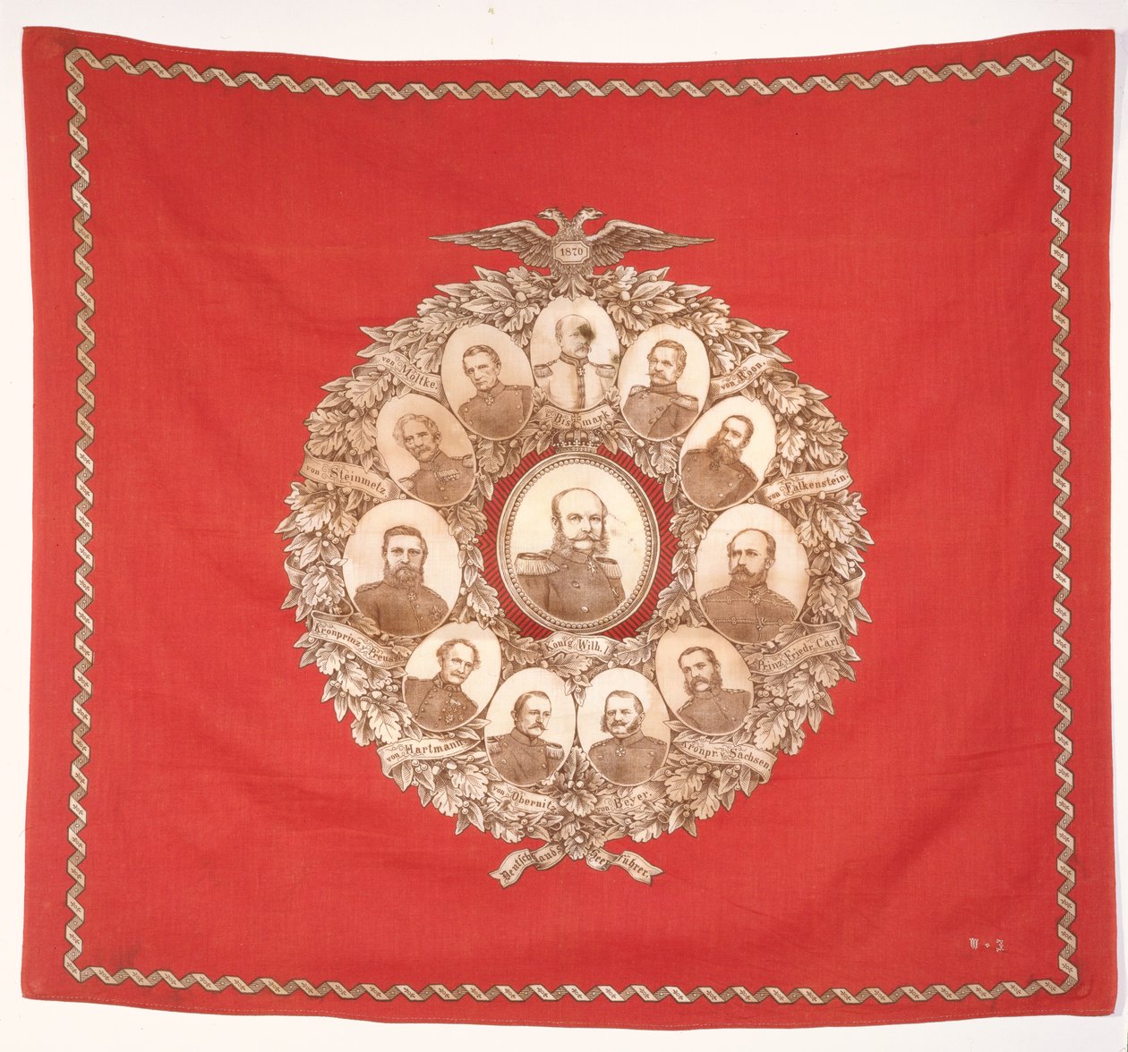 Skjerf som viser den tyske keiseren, Wilhelm I (1797-1888) omgitt av Bismarck og seirende marskalker for å feire den fransk-prøyssiske krigen, 1870 (silke) av German School