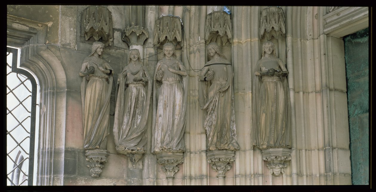 De fem vise jomfruer, karmfigurer fra Paradise-portalen, figurer skåret ut ca. 1250, veranda bygget ca. 1350 (se også 173983 og 173984) av German School