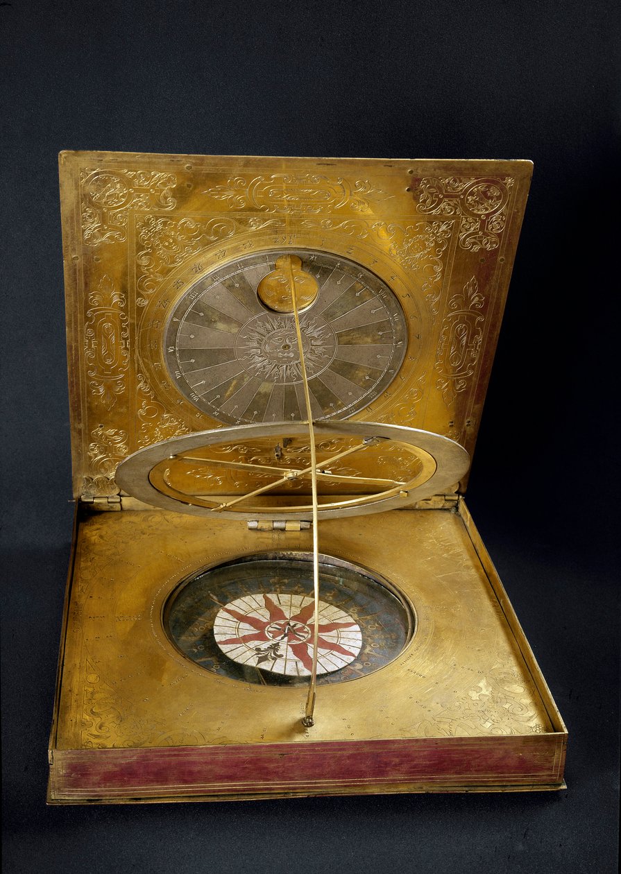 Universal solcelleklokke laget av kobber, gull, glass og papir laget i Tyskland. Debut av 1600-tallet Sun. 24,7x25,7 cm Firenze, Istituto e Museo di Storia delle Scienze av German School