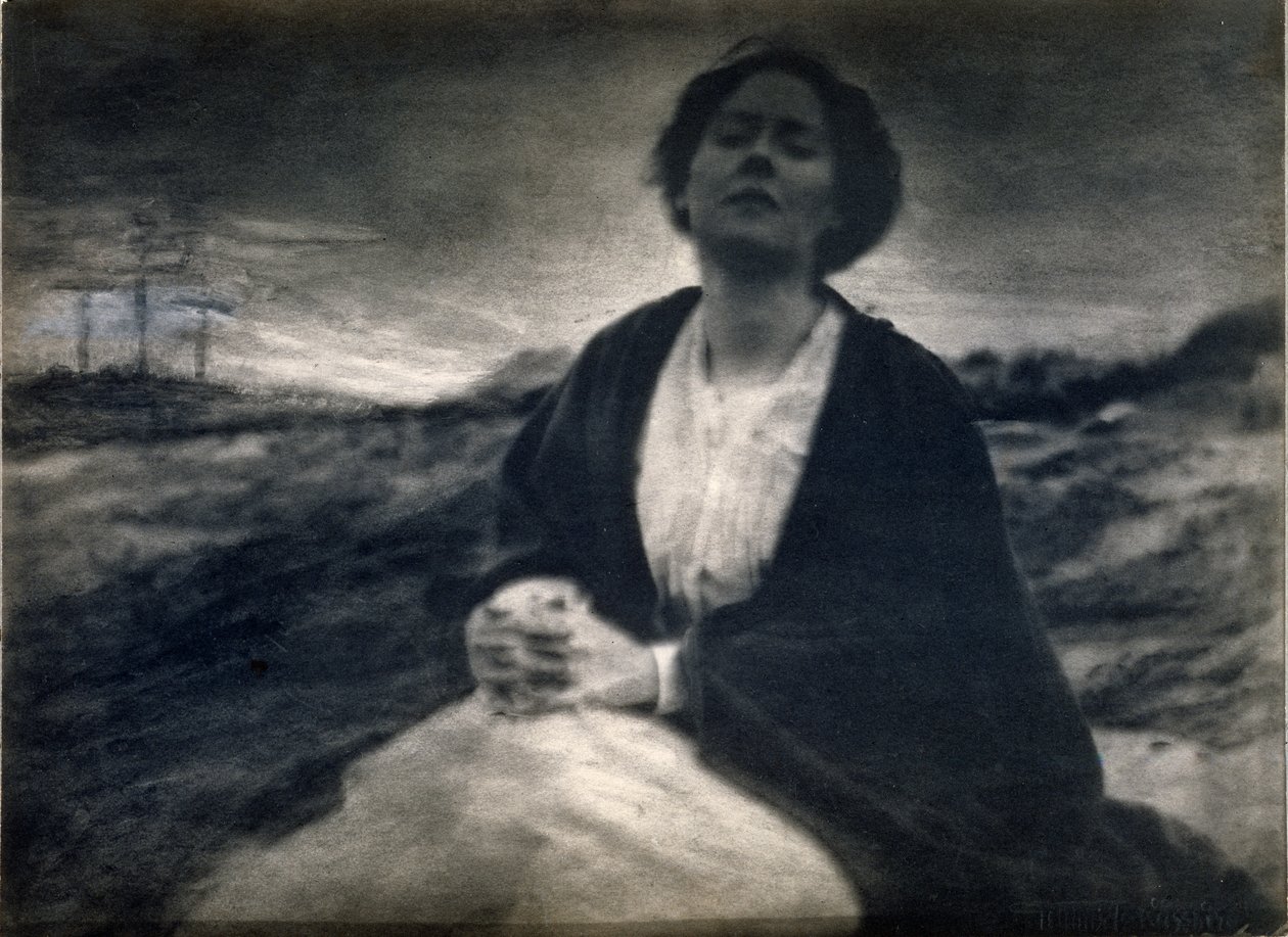 The Heritage of Motherhood, 190004 (platinatrykk med noen tillegg for hånd) av Gertrude Käsebier