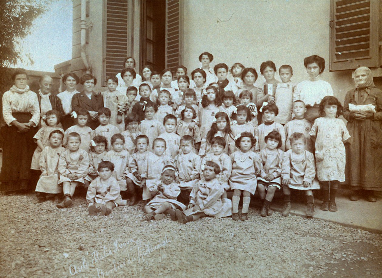Barn av reservistene ved «Italia Nuova» førskole, 20.09.1915 (s/hvitt-bilde) av Giacomo Brogi