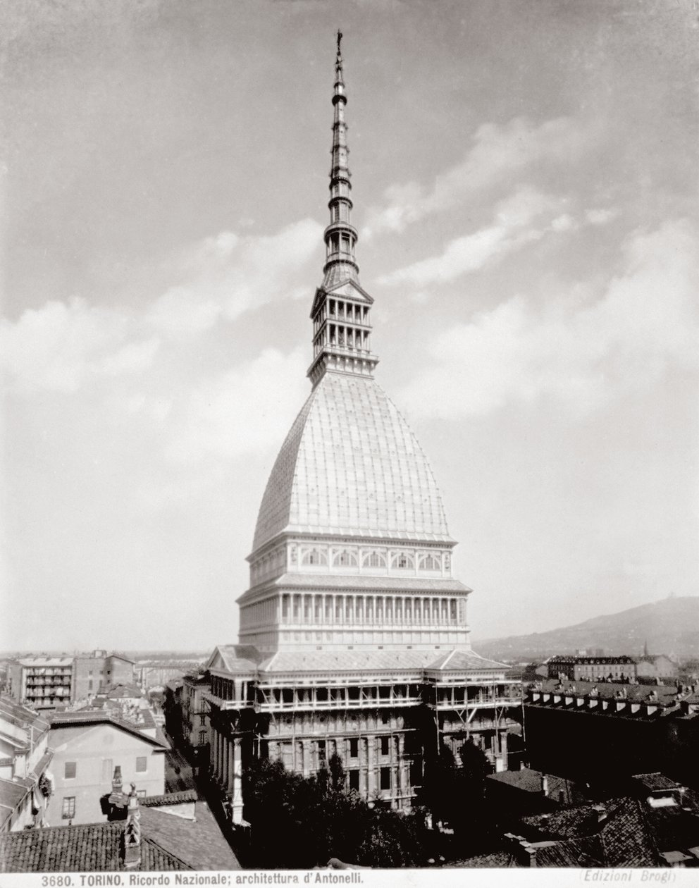Utsikt over Antonellian Mole i Torino, ca. 1890 av Giacomo Brogi