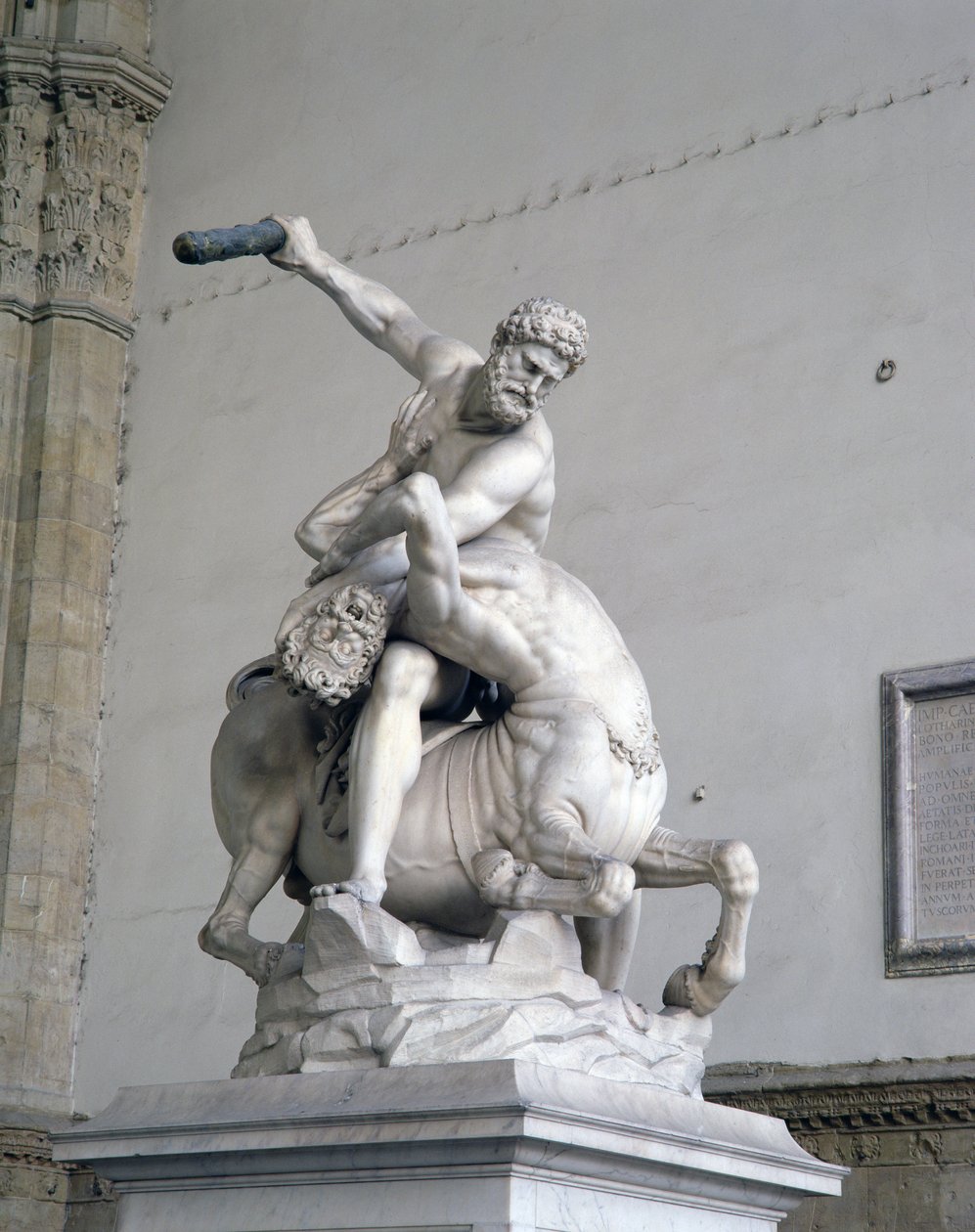 Hercules Killing the Centaur (marmor) (se også 353892 og 94) av Giambologna
