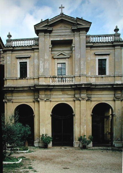 Fasade på kirken, bygget ca. 1625 av Gian Lorenzo Bernini
