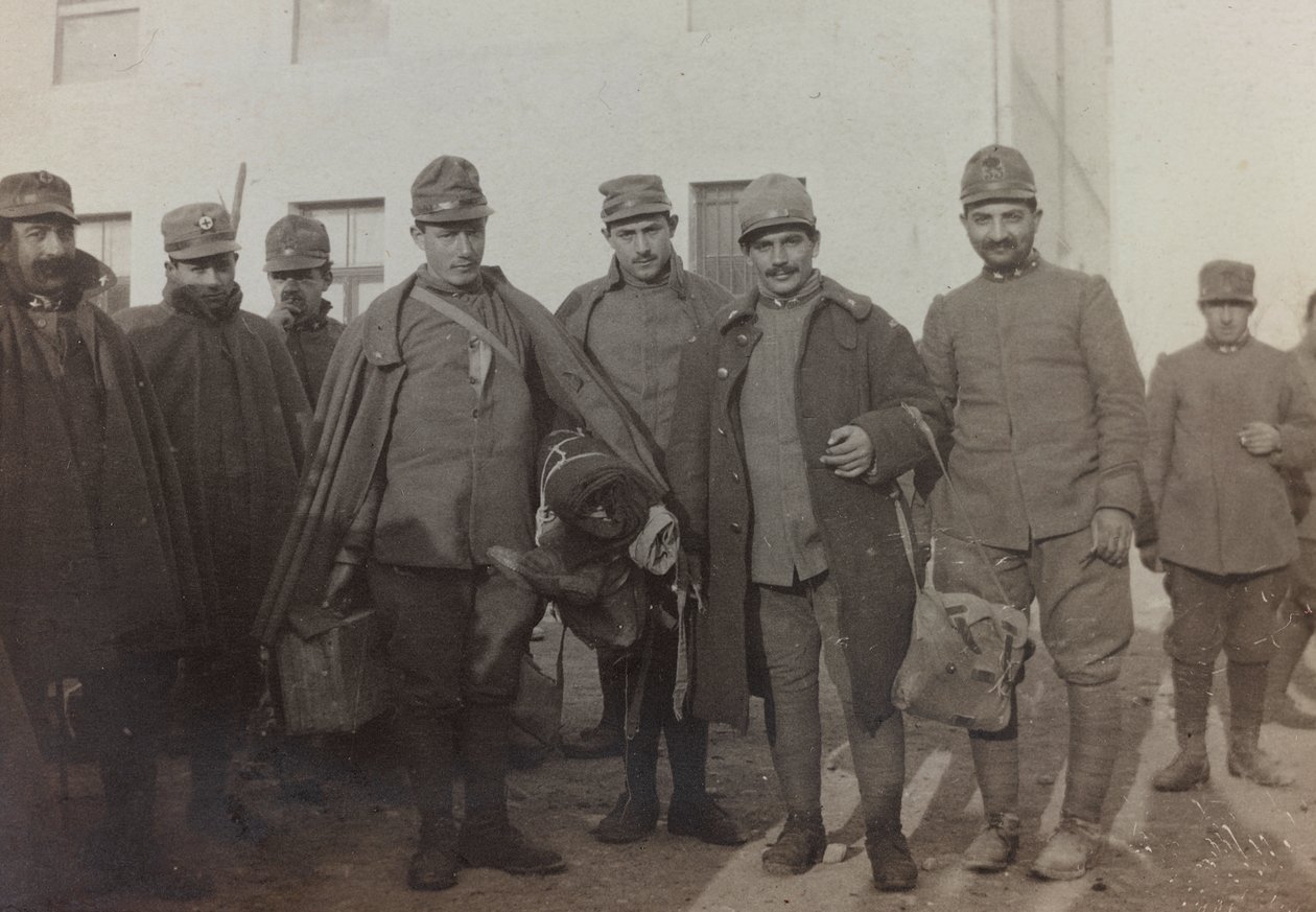 Album "Pictures of War II": Italienske soldater i Gradisca Sagrado, Gorizia, Italia (s/hv-bilde) av Gigliucci Gigliucci