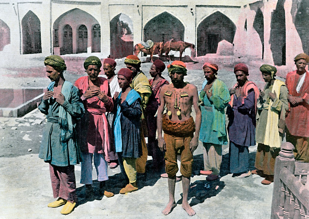 Dervisjer og martyrer, Teheran, ca 1890 av Gillot