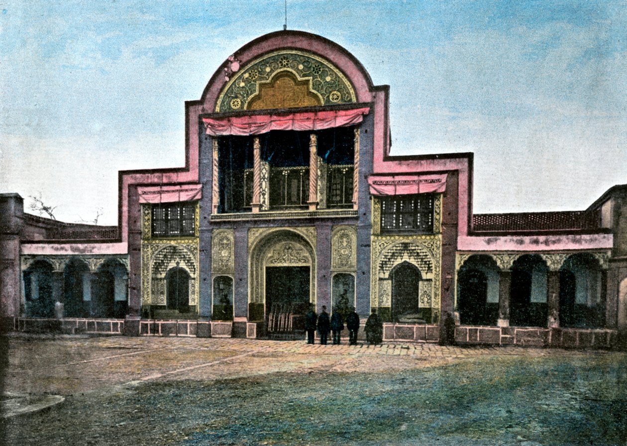 Porten til Shahen-palasset, Teheran, c1890 av Gillot