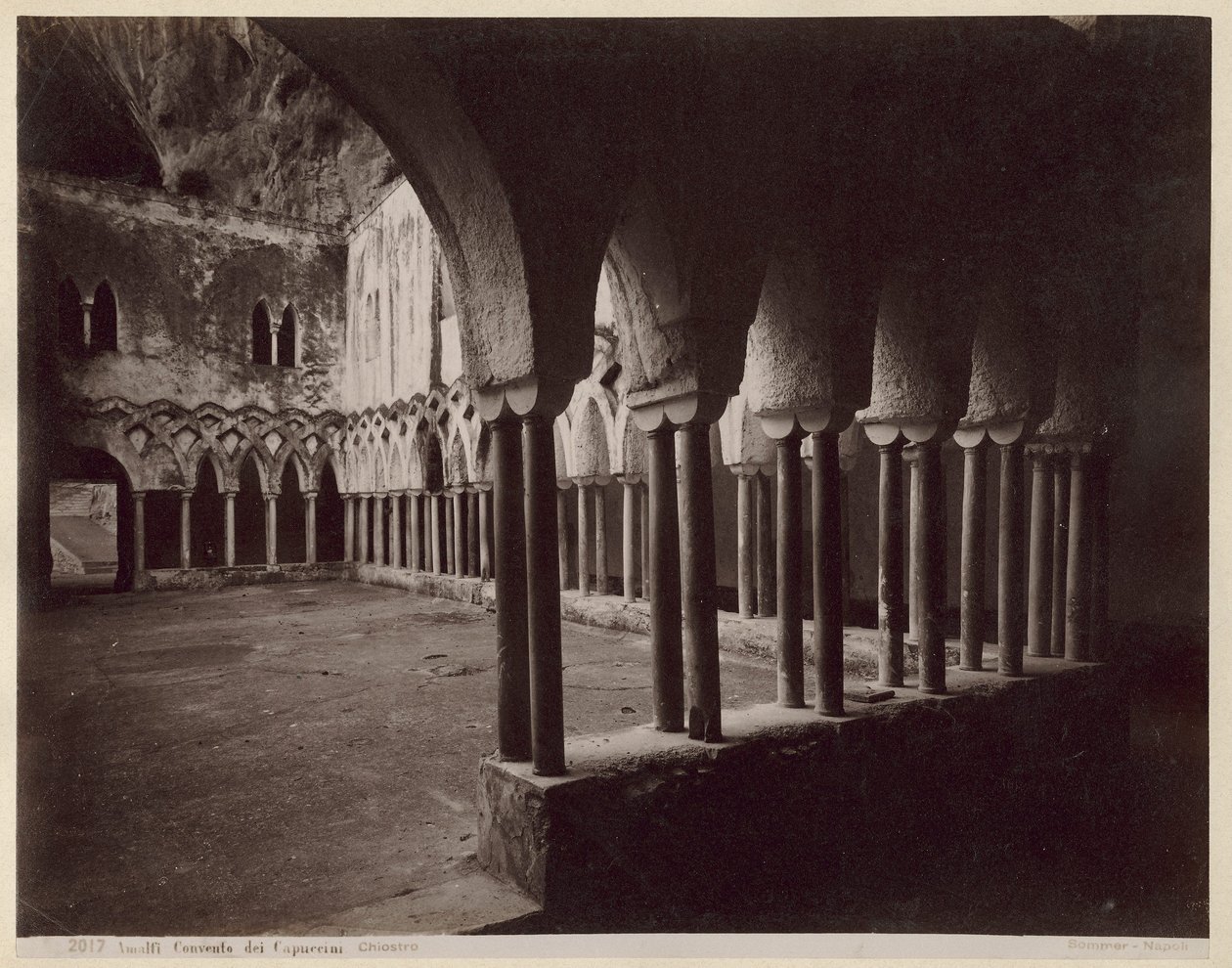 Amalfi, kapusinerklosteret. Klostergang av Giorgio Sommer