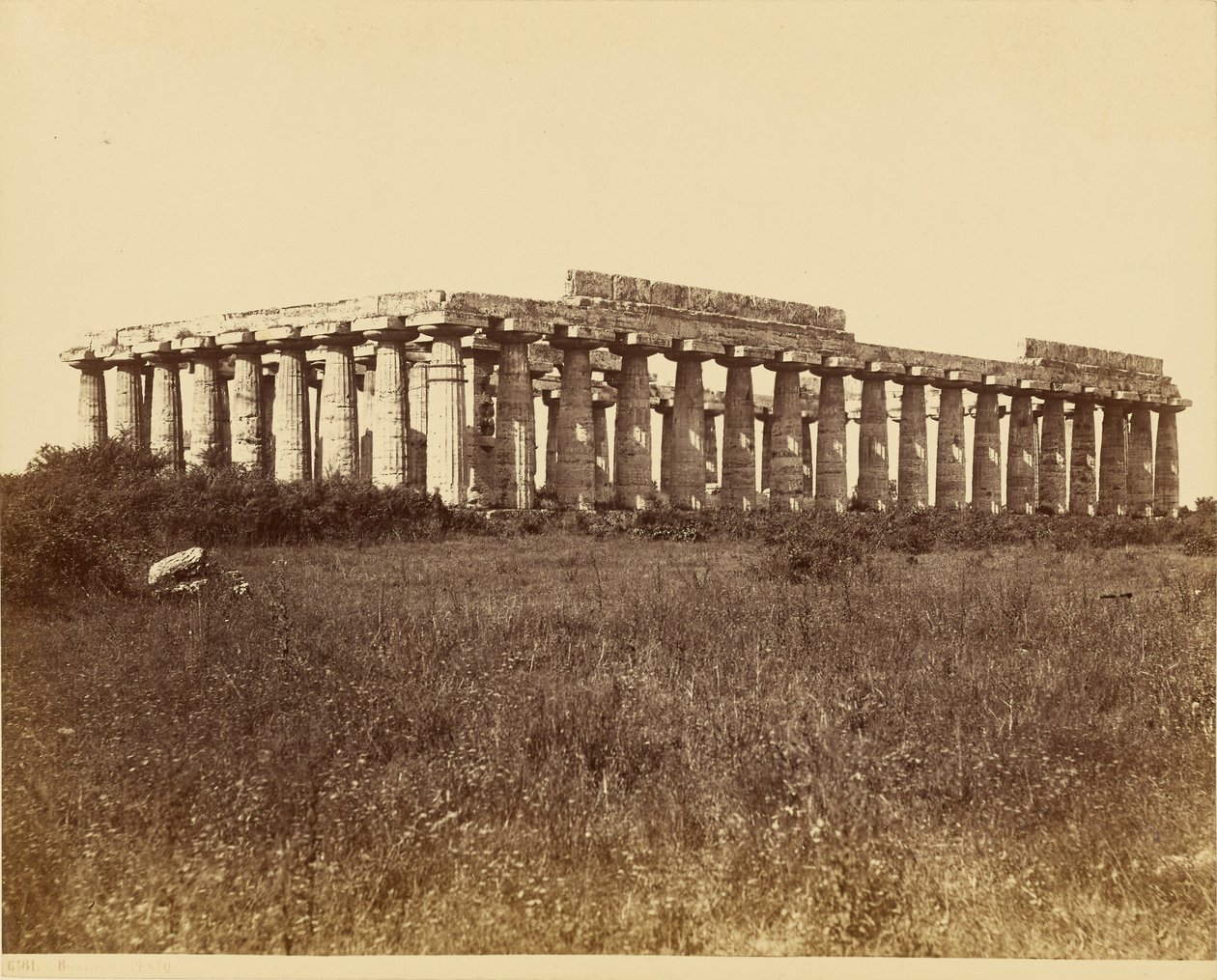 Basilikaen, Paestum av Giorgio Sommer
