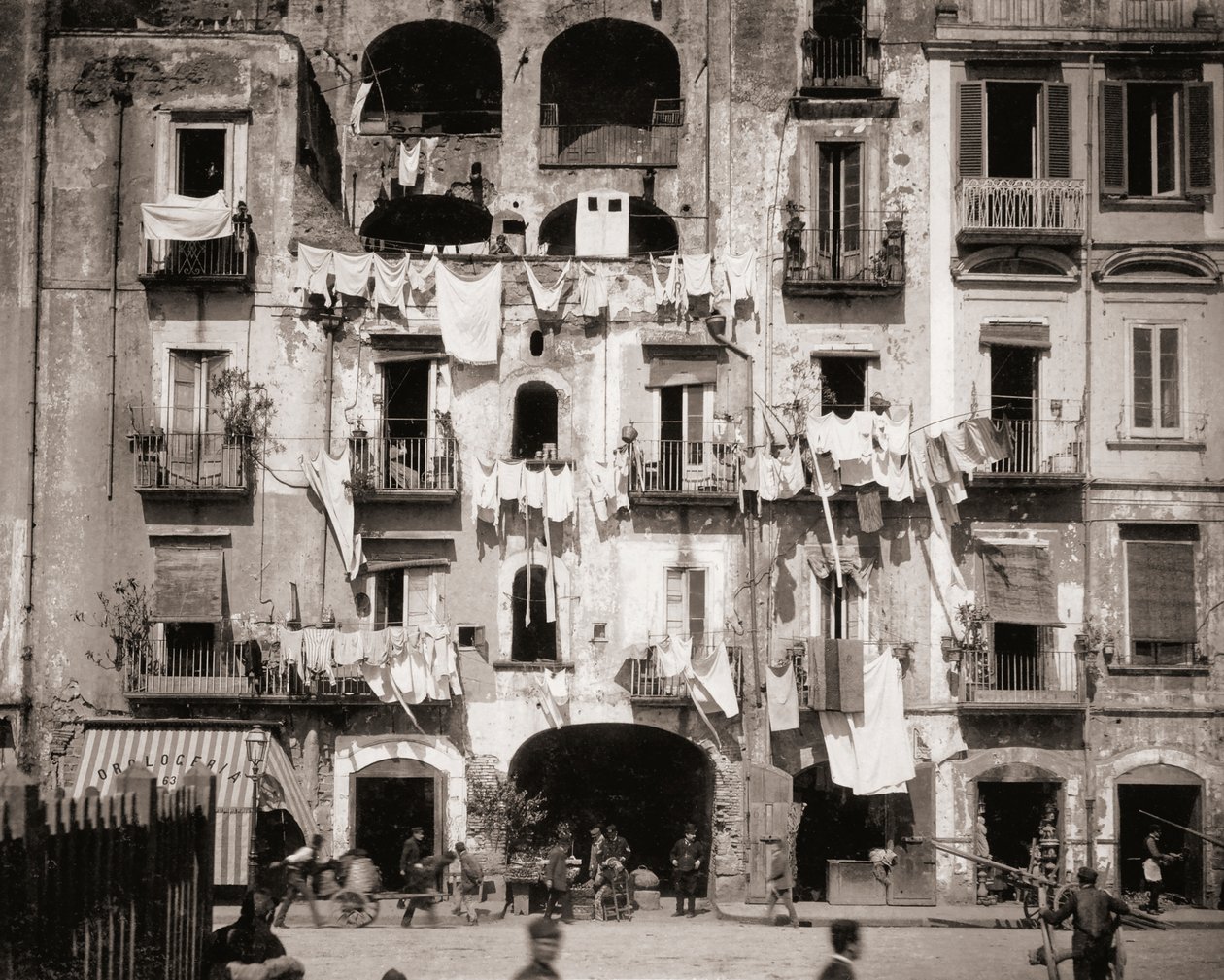 Gatebilde, Napoli, Italia av Giorgio Sommer