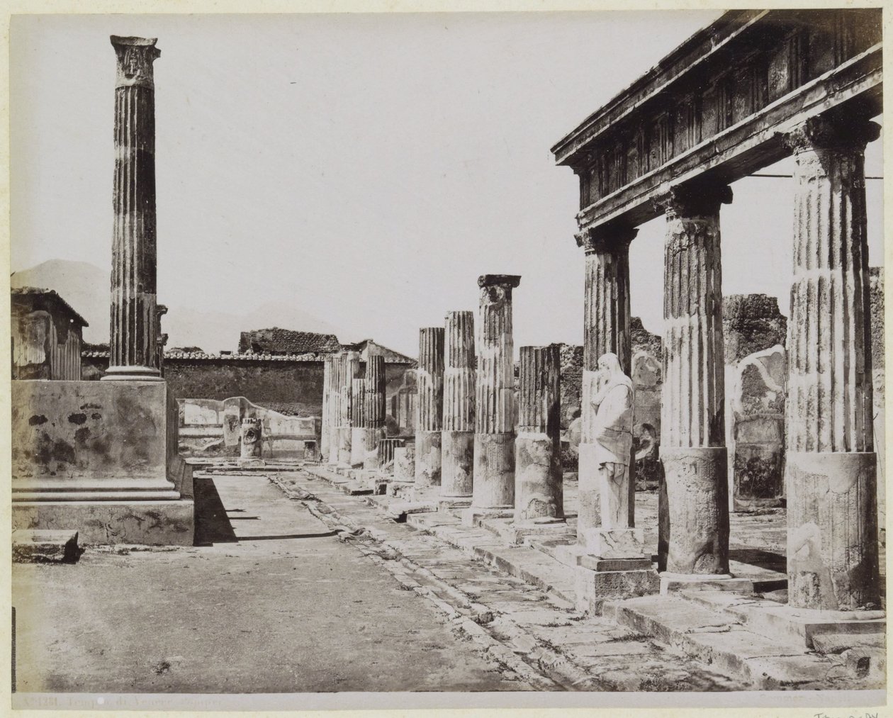 Venus-tempelet i Pompeii av Giorgio Sommer