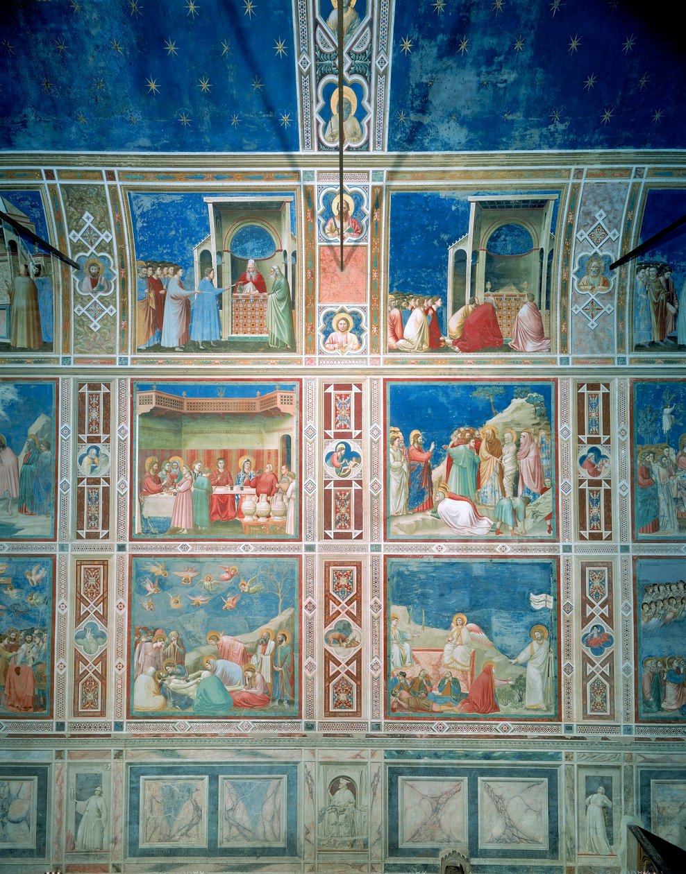 Utsikt over freskene på venstre vegg, ca. 1303-05 (freskomaleri) (etter restaurering) av Giotto (c.1266 1337)