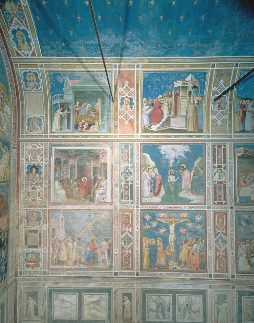 Utsikt over freskene på venstre vegg, ca. 1303-05 (etter restaurering) av Giotto di Bondone