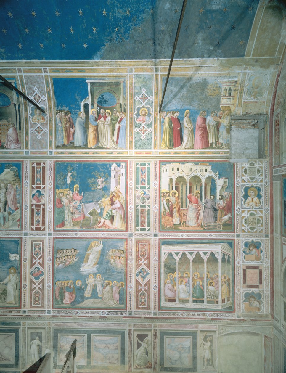 Utsikt over freskene på venstre vegg, ca. 1303-05 (etter restaurering) av Giotto di Bondone