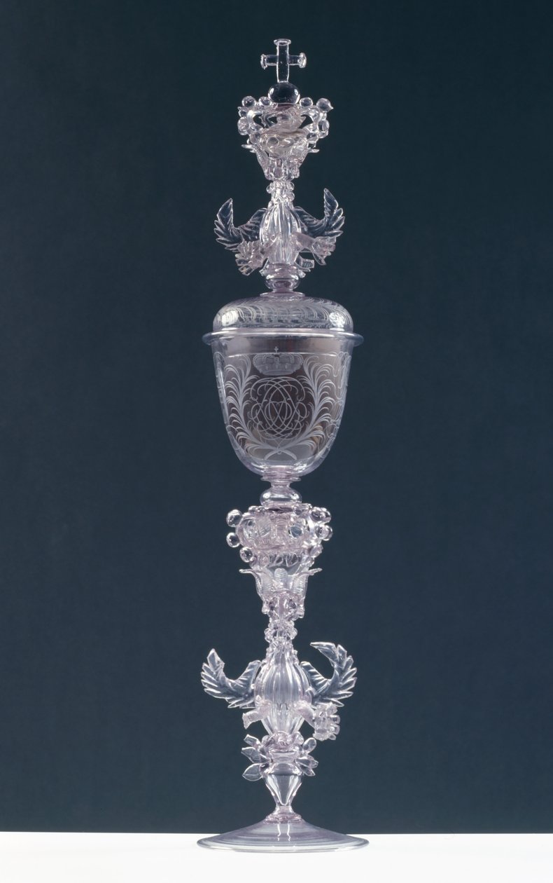 Beger med lokk, gravert med monogrammet til Frederick III, kurfyrst Pfalz 1688-1701 (glass) av Giovanni Pallada