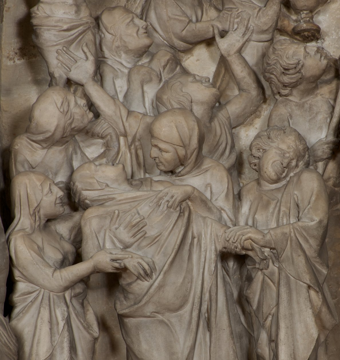 Detalj av korsfestelsen, på prekestolen i SantAndrea-kirken. c.1298-1301 marmor av Giovanni Pisano
