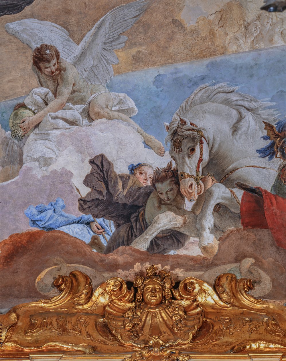 Clerici-palasset, Galleriet med billedvev eller Tiepolo-hallen: "Solens Quadriga lyser opp verden", detalj av fresken på hvelvet (ca. 1740). av Giovanni Battista Tiepolo
