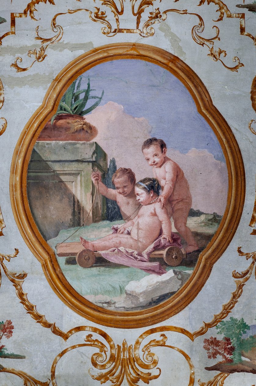 Guest Lodgings, the Room of the Putti, medaljong med putti: "Tre putti og en vogn" av Giovanni Battista Tiepolo