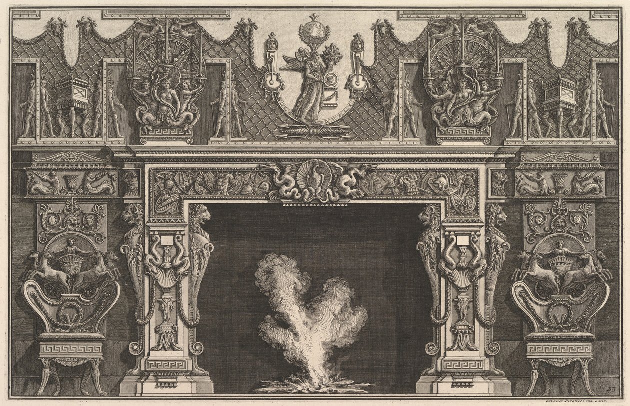 Fugl i skall i midten av overliggeren, med en frise av trofeer, overvunnet av en..., 1769. av Giovanni Battista Piranesi