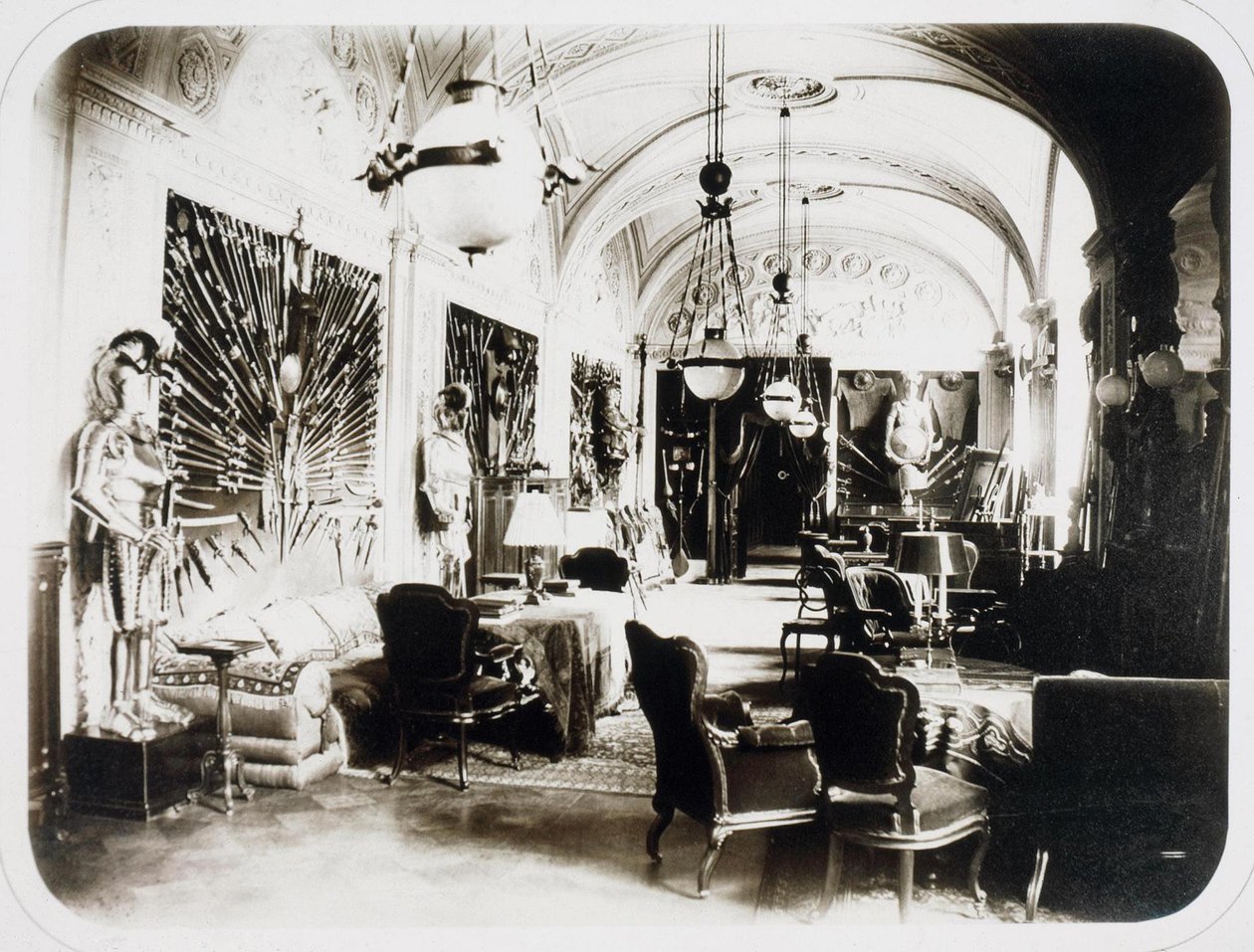 Huset til Ivan Paskevich ved den engelske vollen i Petersburg. The Armory Room, 1860-tallet av Giovanni Bianchi