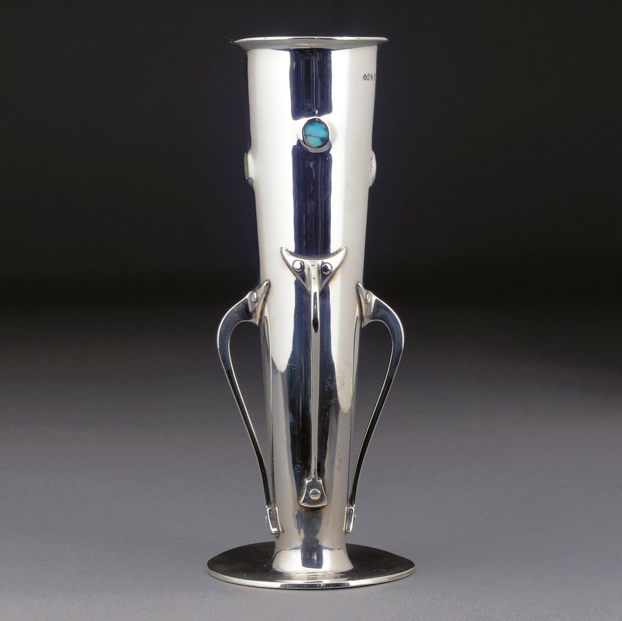 En Cymric vase i sølv og turkis, 1901 av Giovanni Bigatti
