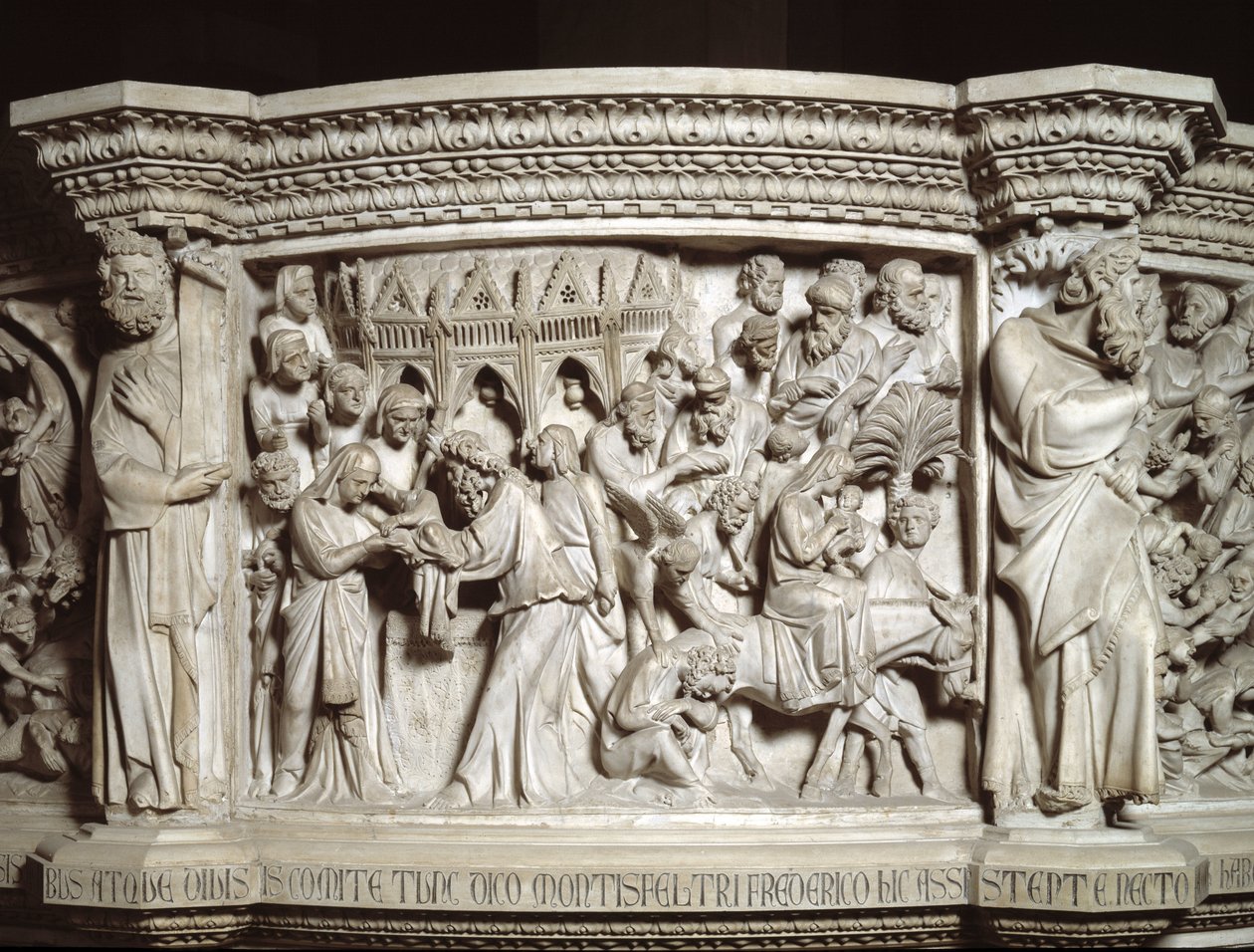 Detalj av relieffene av stolen realisert av Giovanni Pisano (1248-1314): presentasjonen av Jesus ved templet og flukten til Egypt (Detaljer av relieffene av marmorprekestolen) 1302-1311 Cathedrale of Pisa (Duomo di Pisa) , Italia av Giovanni Pisano