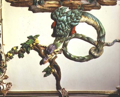 Salon Chino (kinesisk rom) detalj som viser en forseggjort drage, 1769 (porselen) (se også 93237-8) av Giuseppe Gricci