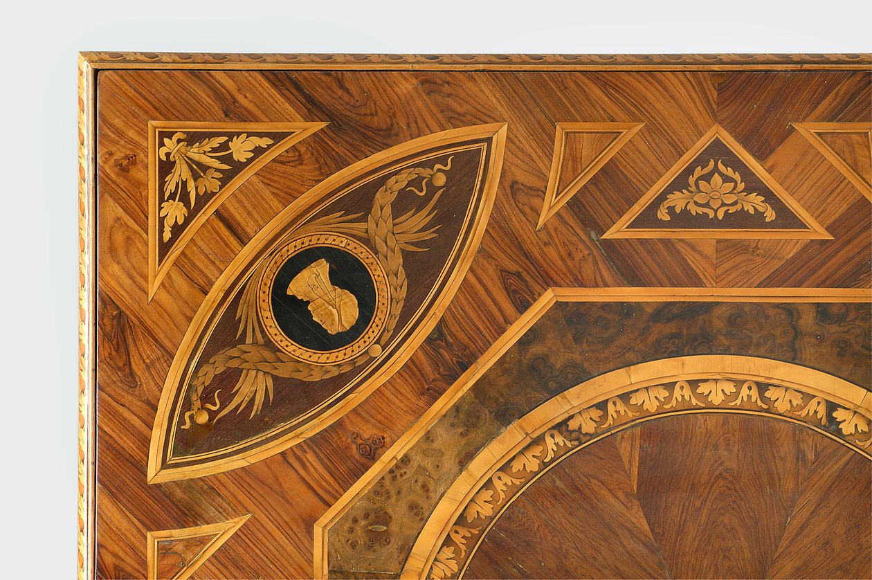 Detalj av toppen av et bord (tre) av Giuseppe Maggiolini