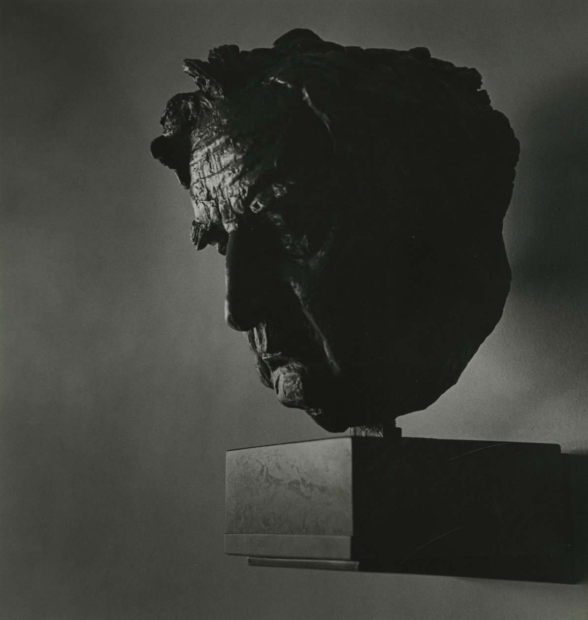  av Godfrey Macdominic