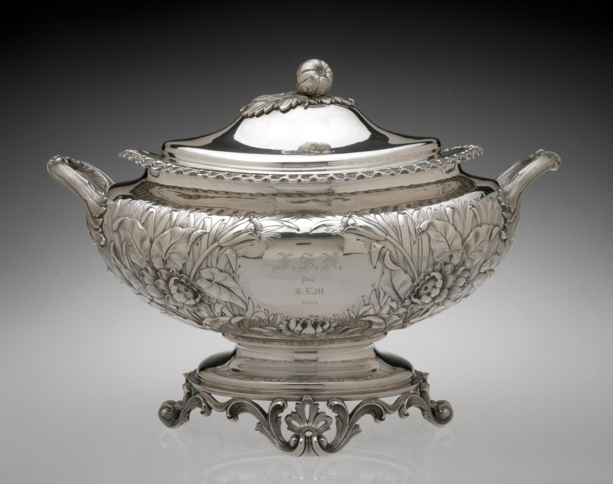 Suppeterrin, fra Gorham Manufacturing Company, ca. 1858 (sølv) av Gorham Manufacturing Company Gorham Manufacturing Company