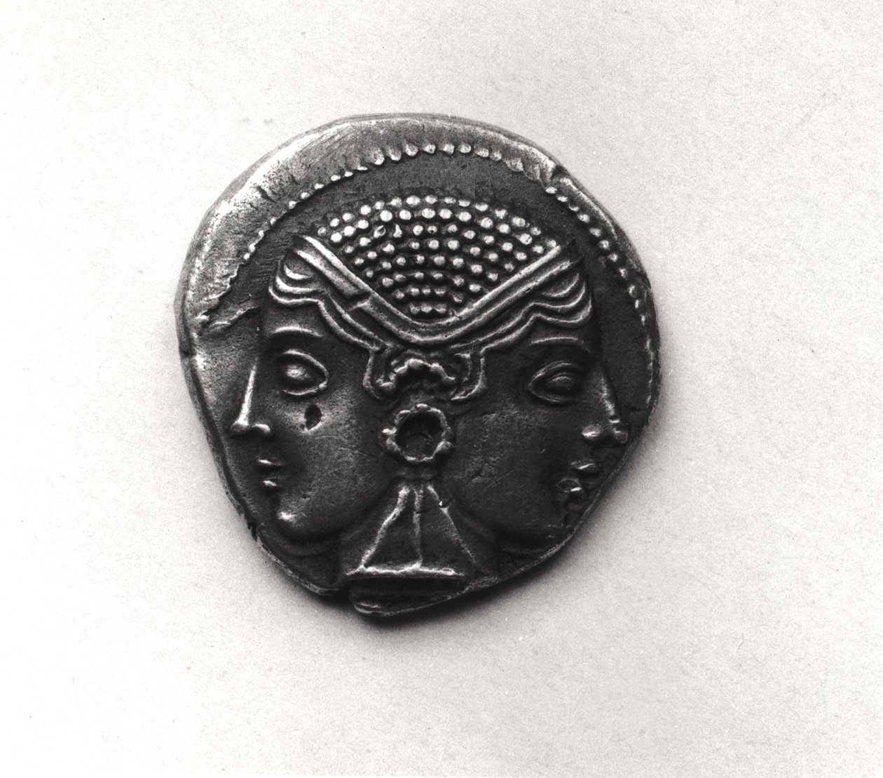 Mynt fra Lampsacus med et Janiform-hode (metall) av Greek