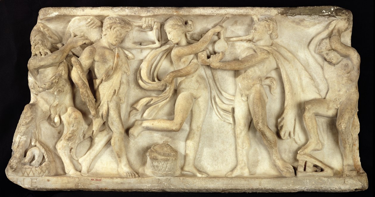 Fragment av en sarkofag som viser satyrer og en maenad av Greek