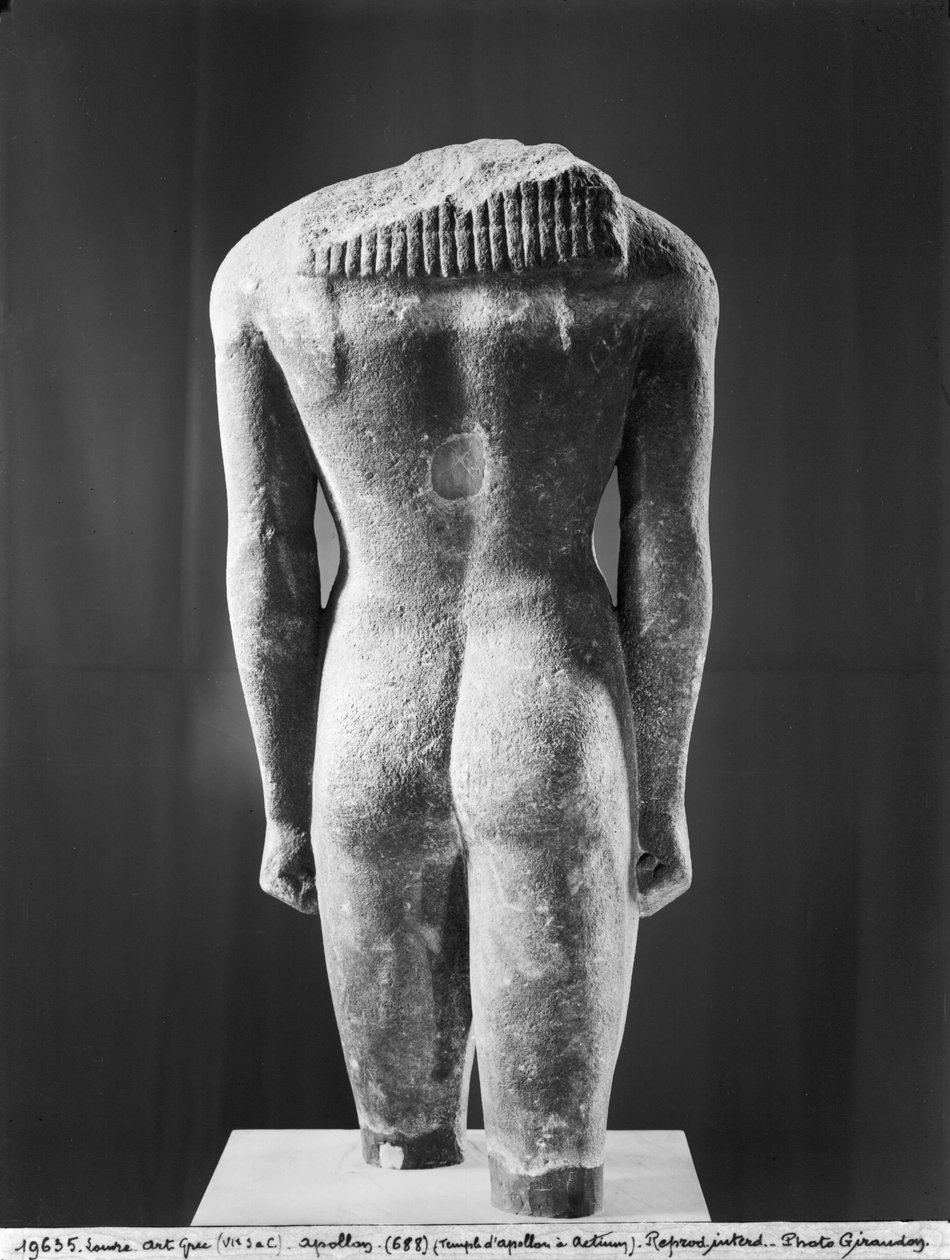 Torso av en kouros, fra Actium, ca. 570 f.Kr. (marmor) (se også 24996) av Greek