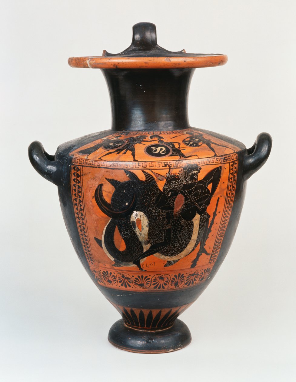 En attisk svartfigur hydria som viser Athena og Herakles i kamp, og nedenfor, Herakles som bryter med Nereos, ca. 520 f.Kr. av Greek