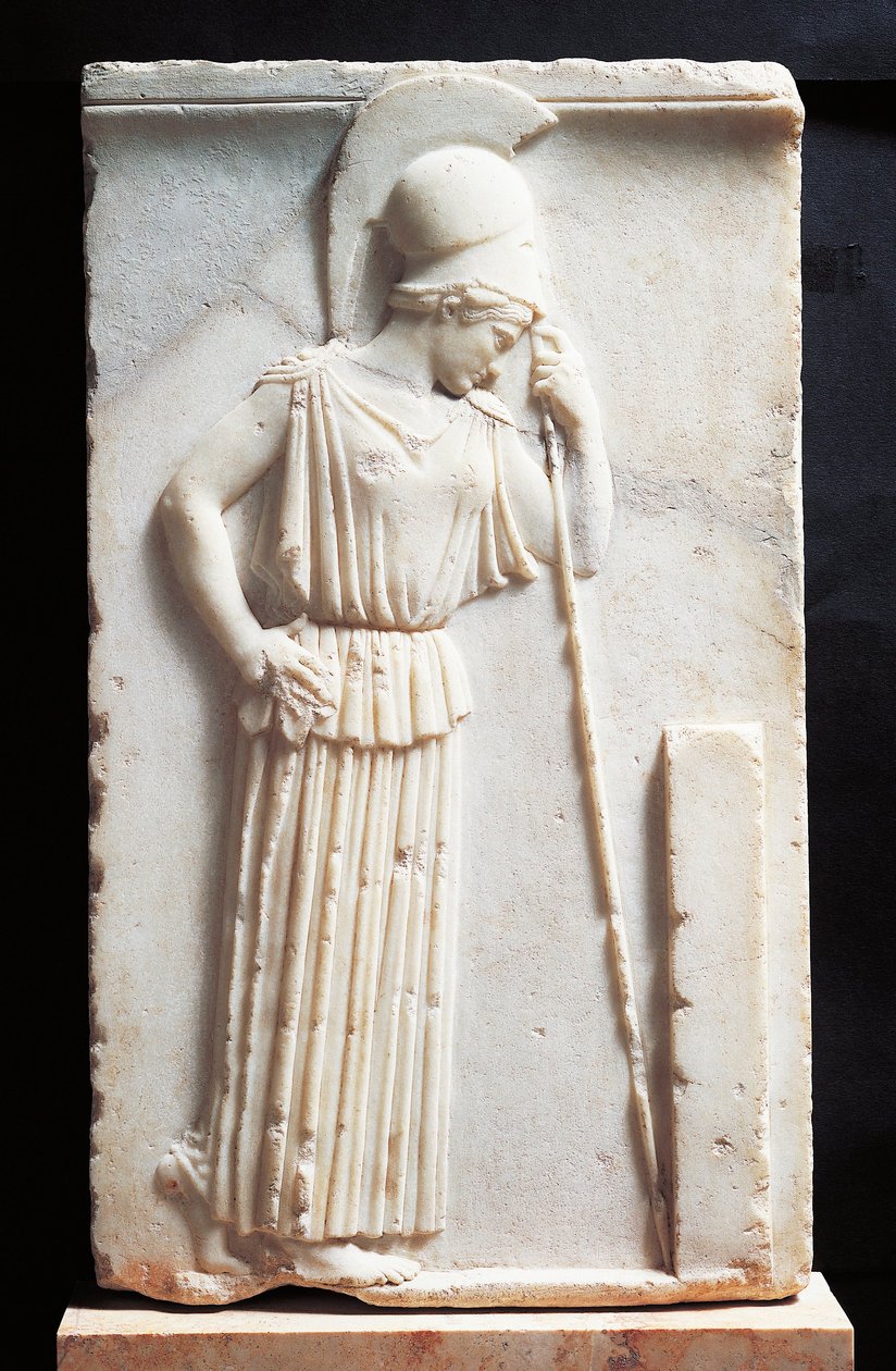 Basrelieff som viser sørgende Athena som står foran en stele av Greek