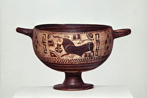 Kotyle med svart figur, ca. 600-500 f.Kr. (keramikk) (se også 307545 og 307546) av Greek